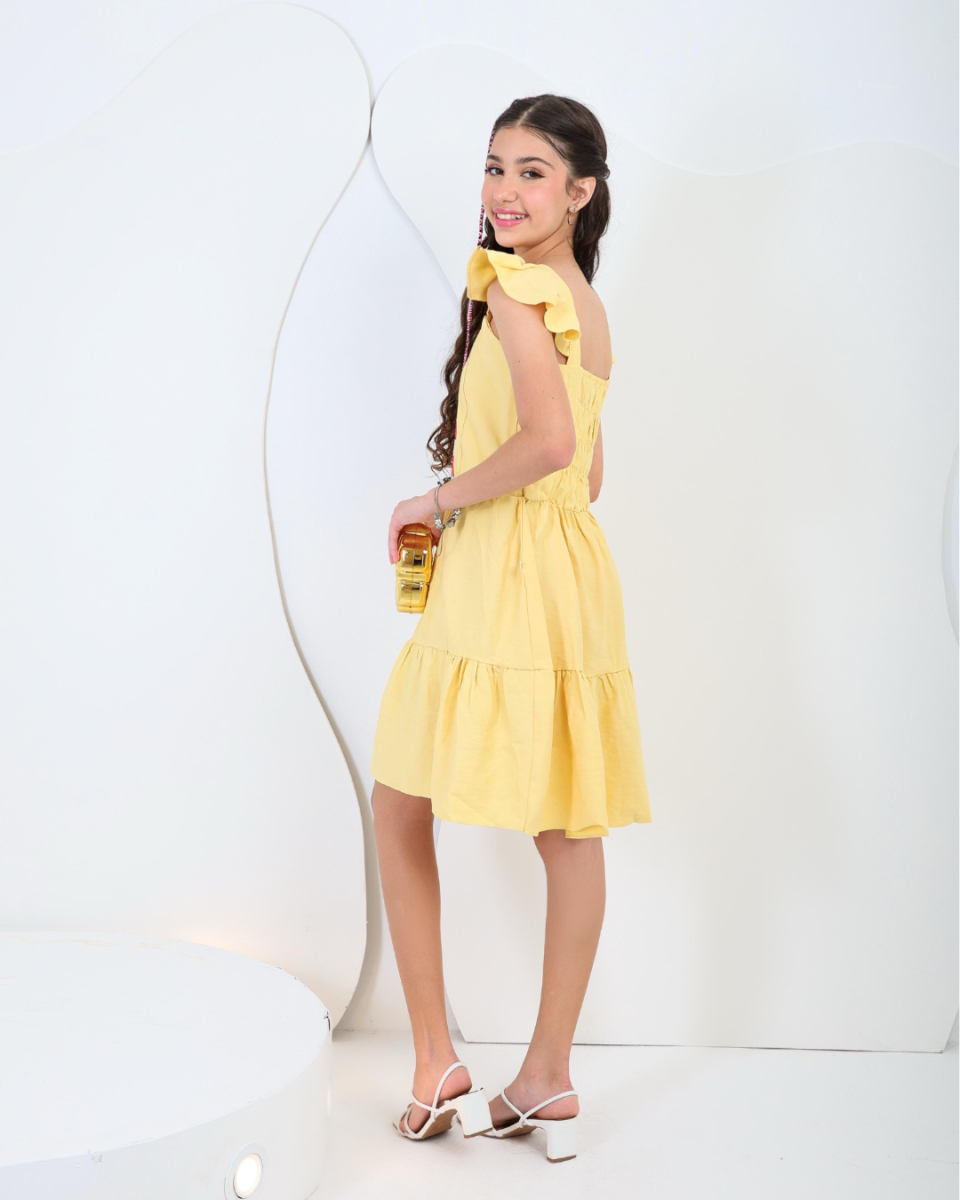 Vestido midy bordado de flores juvenil