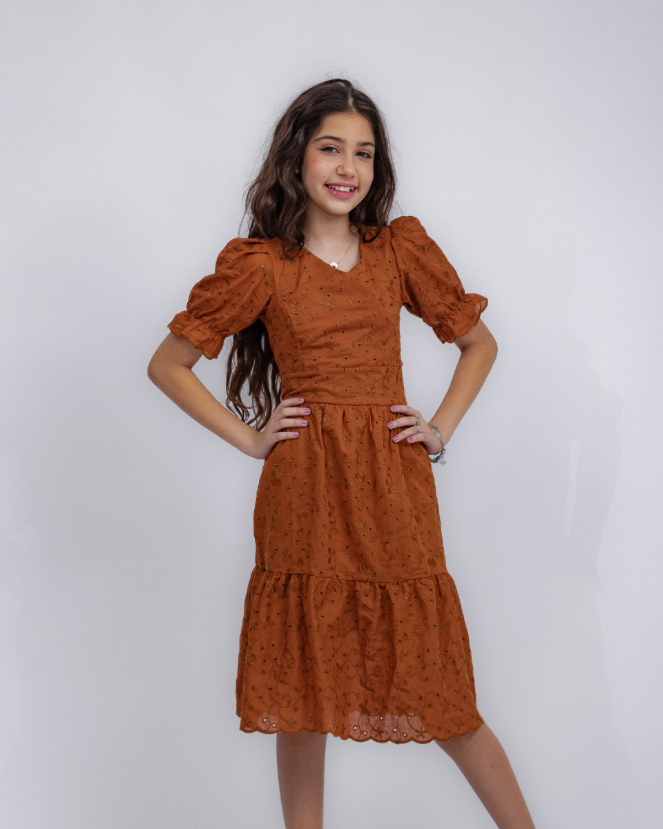 Vestido midy com manga curta juvenil